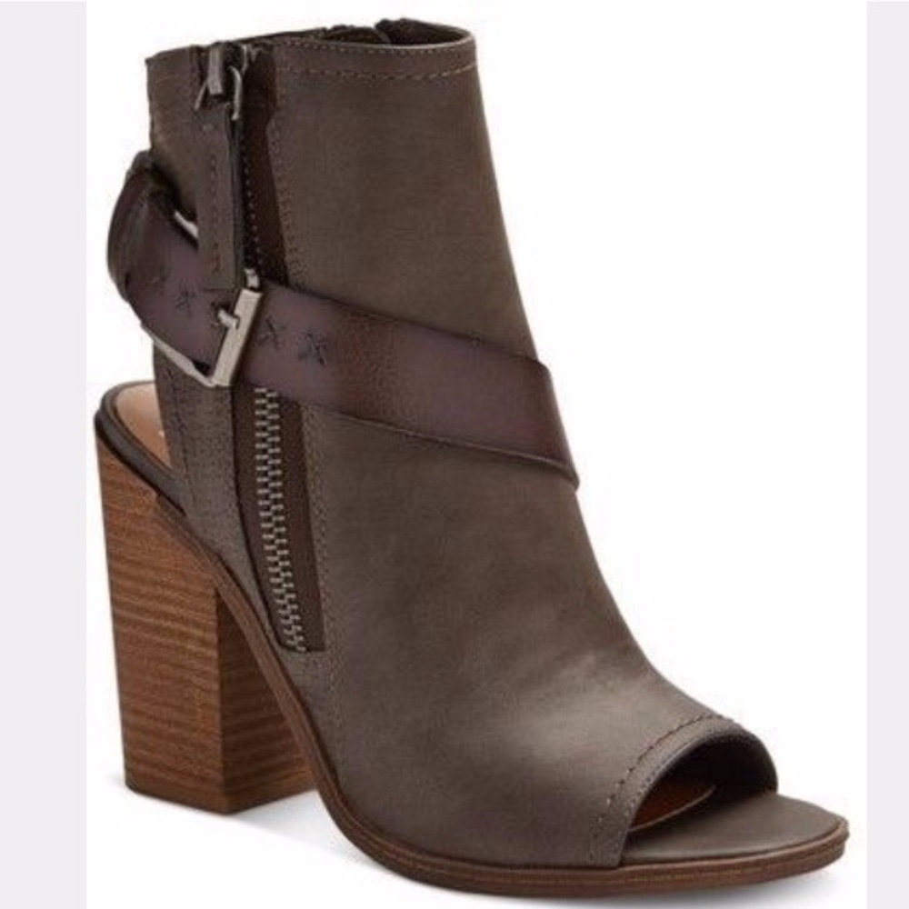 NWT Dolce Vita Booties